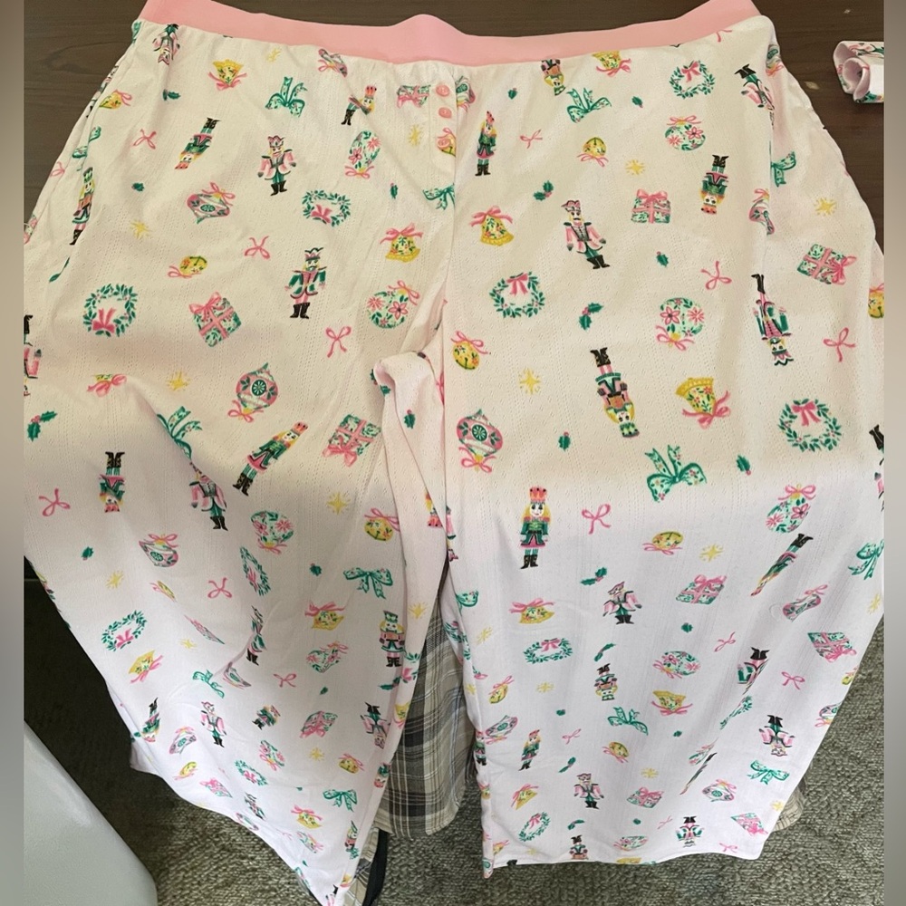 Women’s PJs - Picture 3 of 8